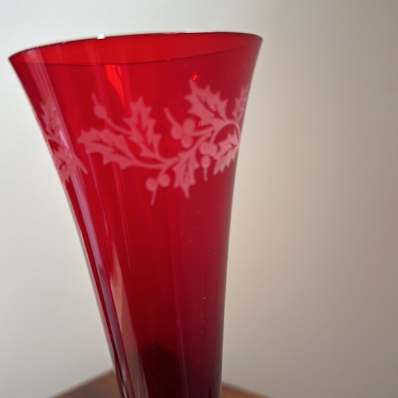 Beautiful holiday Lenox Holiday Gems toasting flutes. Set of 2. Orig. $40 each - Picture 2 of 9